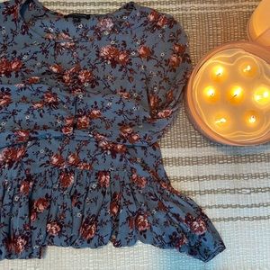 American Eagle size XS women’s blouse